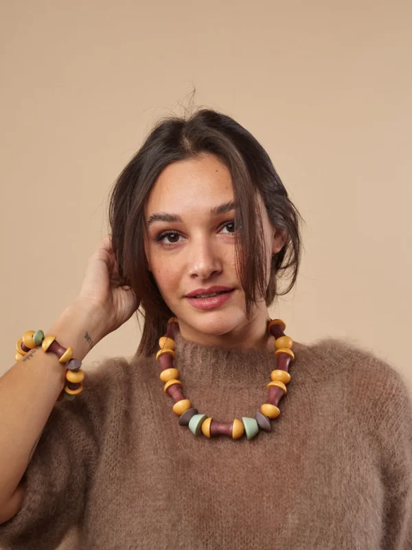 Collana Arlo legno regolabile