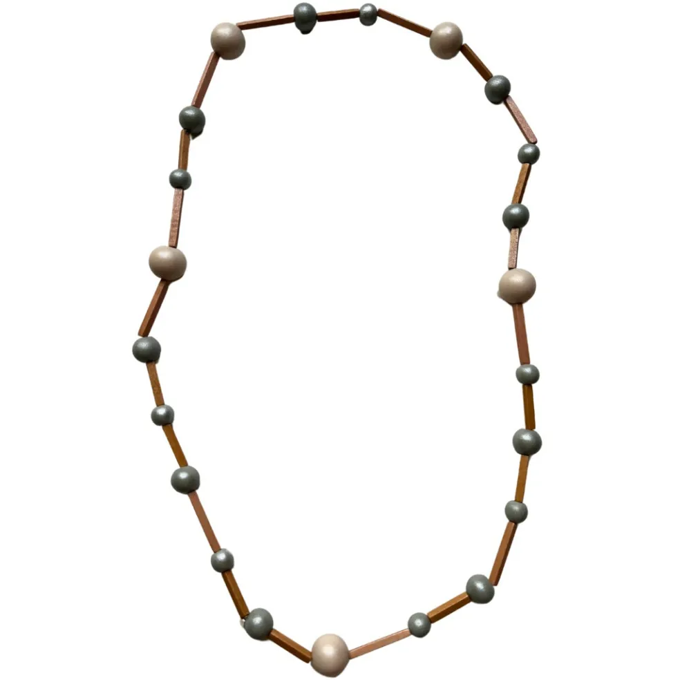 collana_legno_leggera_lit_1.webp Collana legno leggera little Charvi metallic