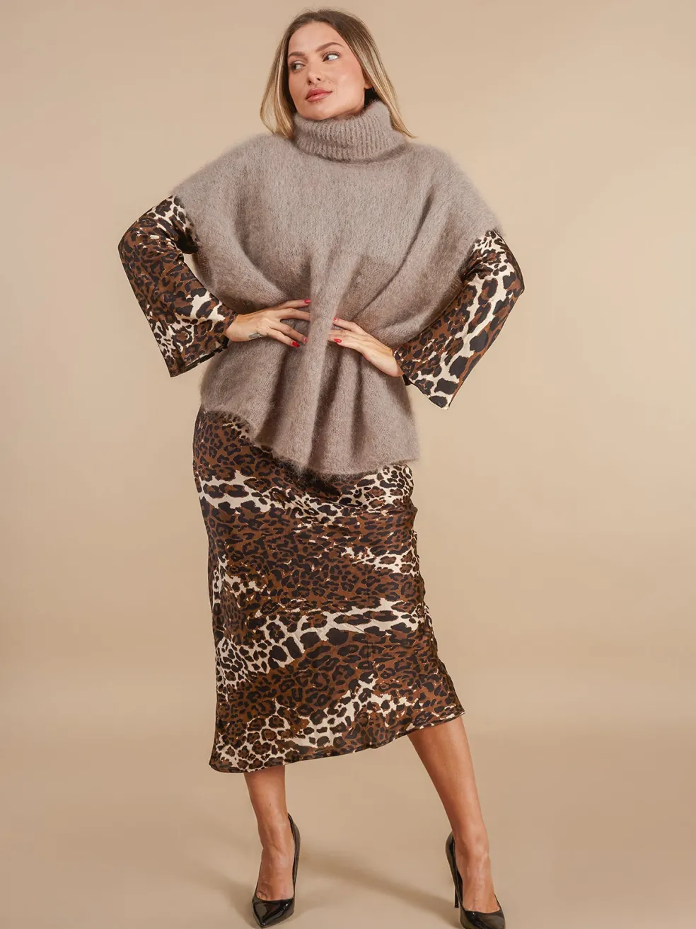 maglione_lilo_collo_alto__0.webp Maglione Lilo collo alto smanicato kid mohair