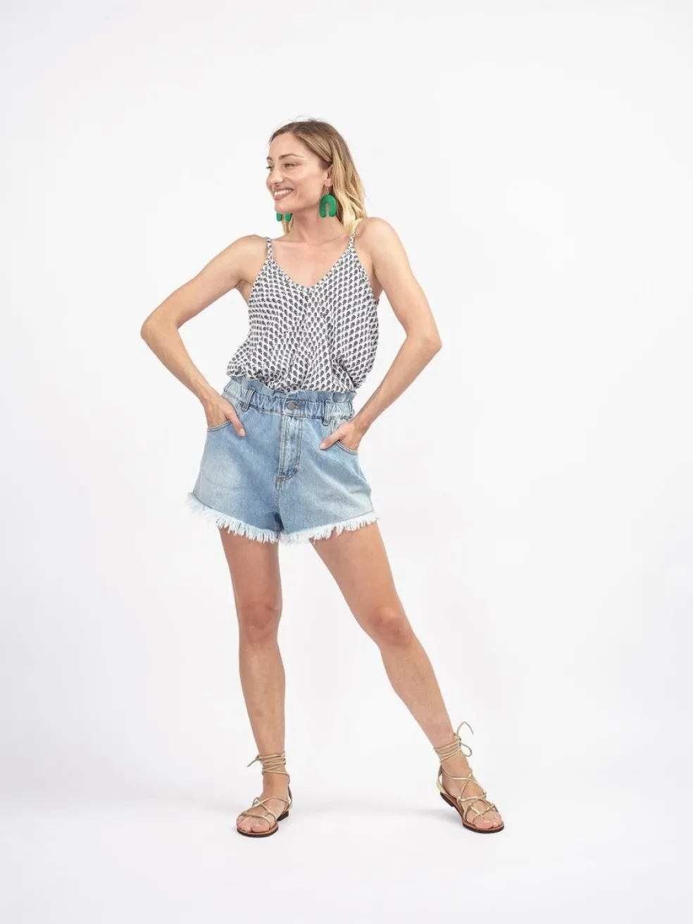 top_in_rayon_con_bretelle_2.webp Top in rayon con bretelle Mona