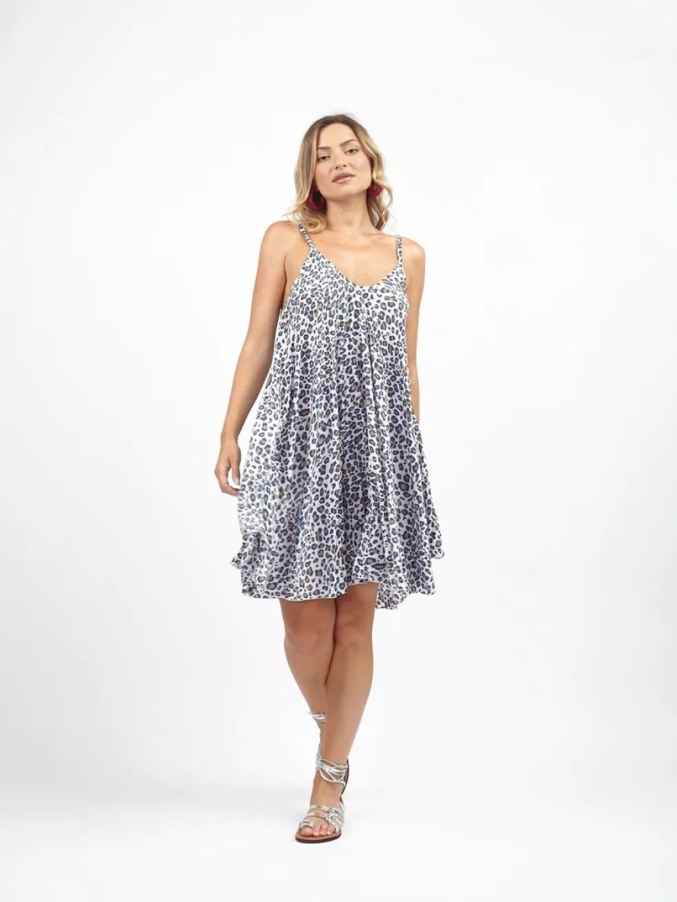 vestito_corto_rayon_con_b_1-1.webp Vestito corto rayon con bretelline a ruota Yola