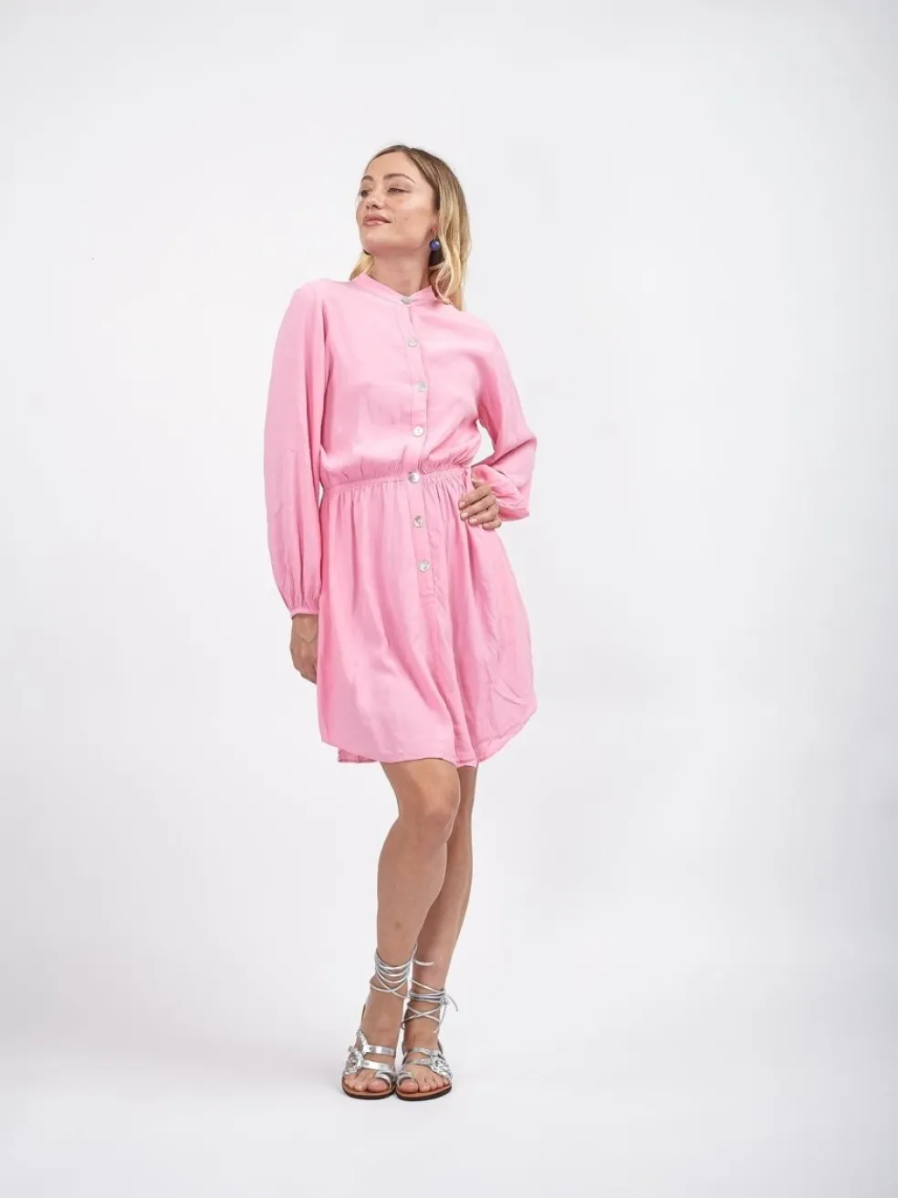 vestito_corto_rayon_con_b_1-2.webp Vestito corto rayon con bottoni Noemi