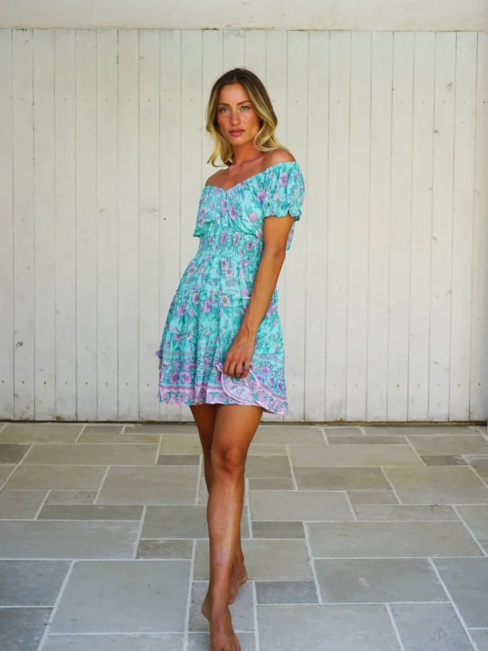 vestito_corto_scollo_bard_3.webp Vestito corto scollo bardot rayon Nerea