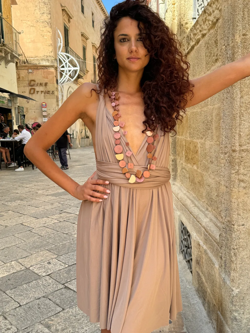 vestito_corto_trasformabi_8.webp Vestito corto trasformabile Ayunita Infinity