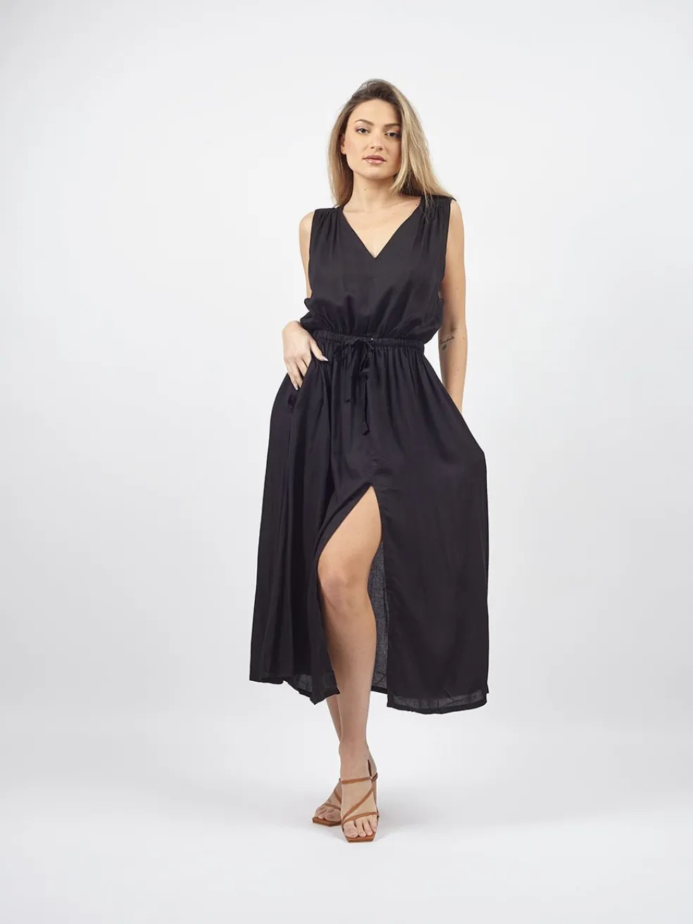 vestito_lungo_smanicato_s_2.webp Vestito lungo smanicato stile impero Kirsten