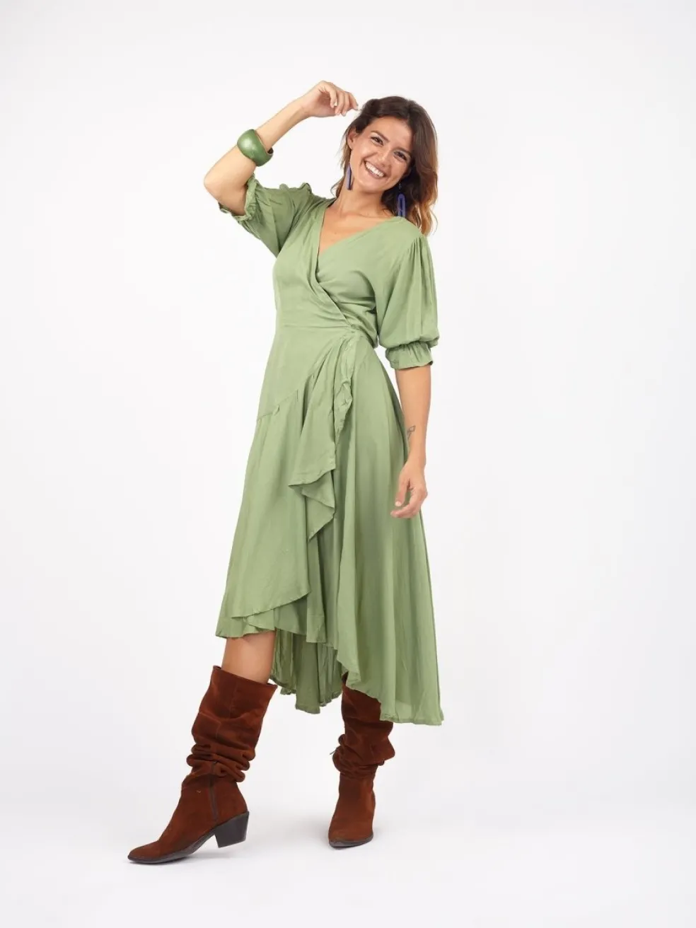 vestito_midi_a_portafogli_2.webp Vestito midi a portafoglio dettaglio manica Sasha