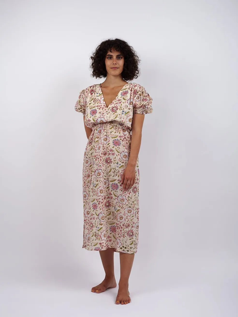 vestito_midi_cotone_bianc_1.webp Vestito midi cotone bianco Sharmili