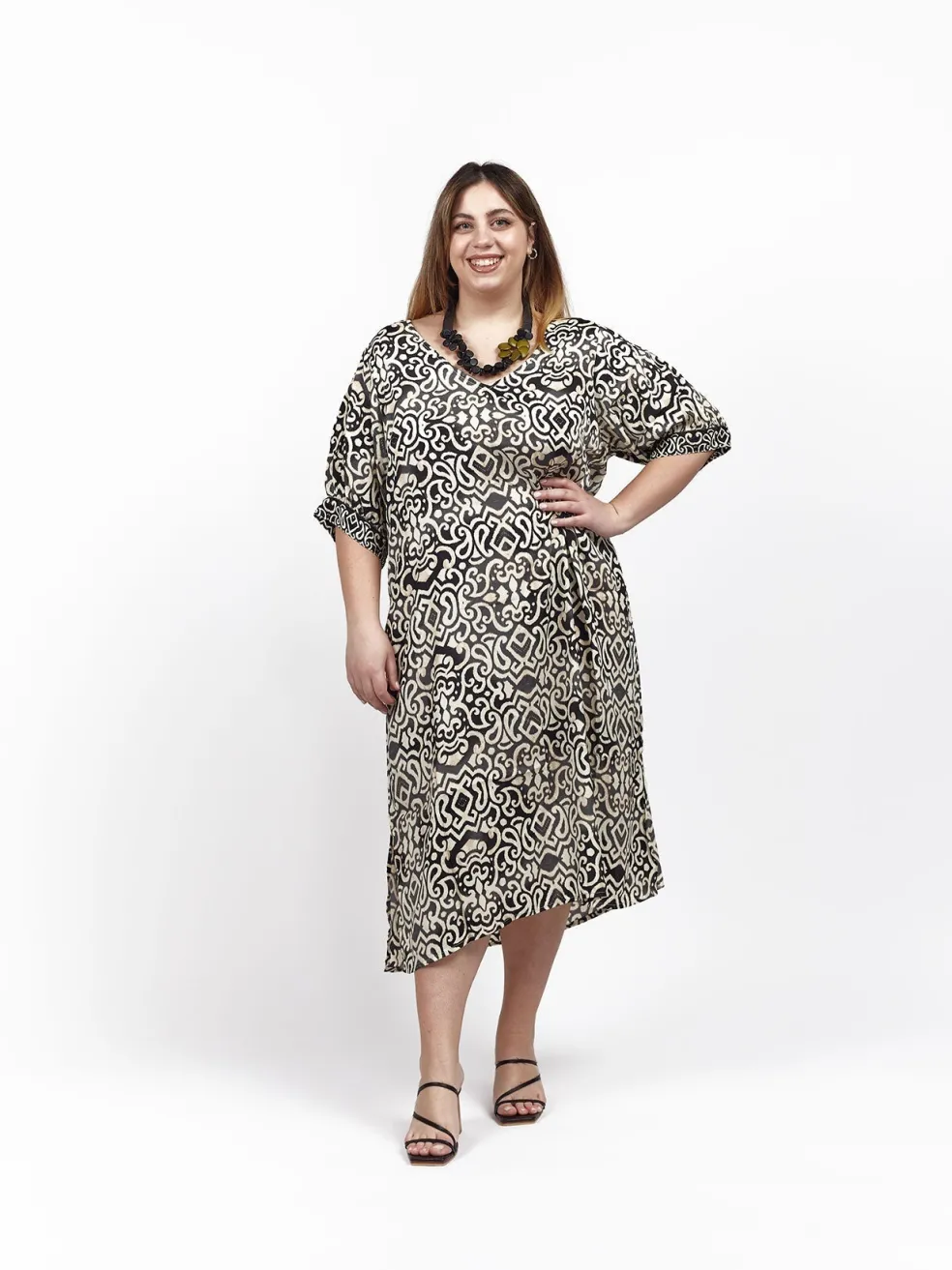 vestito_midi_seta_manica__3.webp Vestito midi seta manica corta Zahra