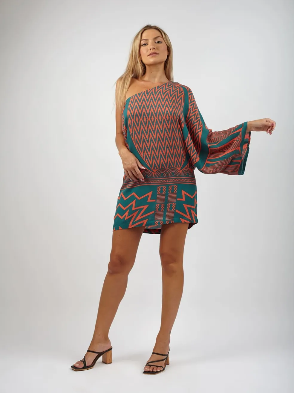 vestito_rayon_corto_charl_3.webp Vestito rayon corto Charlize