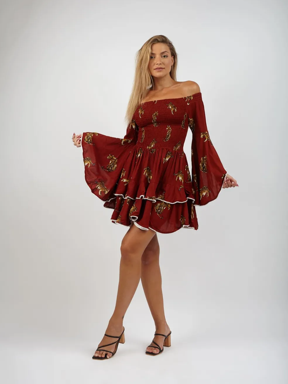 vestito_rayon_corto_con_b_1.webp Vestito rayon corto con balze Monique