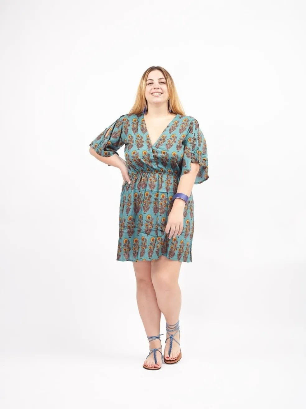 vestito_rayon_corto_legge_3.webp Vestito rayon corto leggero Mirka